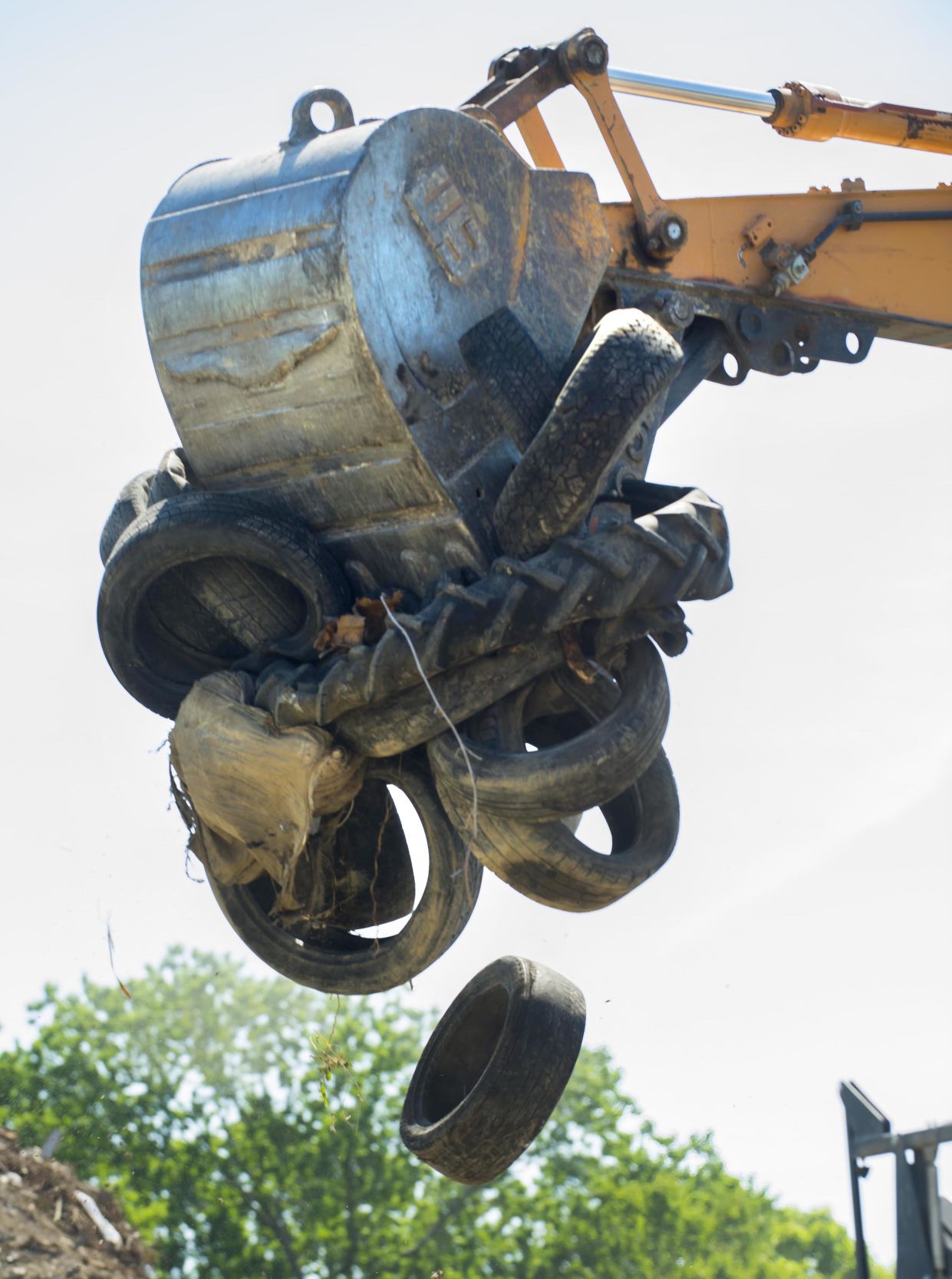 BR.tireshredder100.051818
